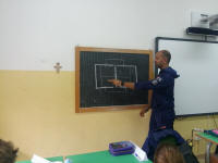 Il Maestro Giovanni Derosas fa lezione di padel a scuola!